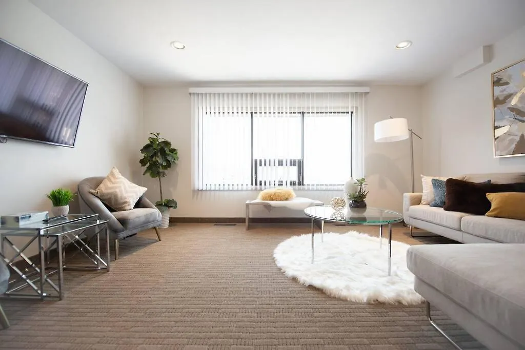 위니펙 Luxury Living With An Amazing View 2302 아파트